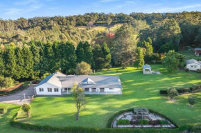 Carlyle Cottage, Luxury Country Home, Berry, Broughton Vale